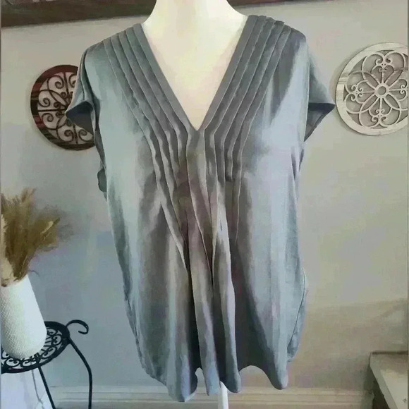 Banana Republic shimmery Chevron party top size medium #132 - Picture 1 of 2